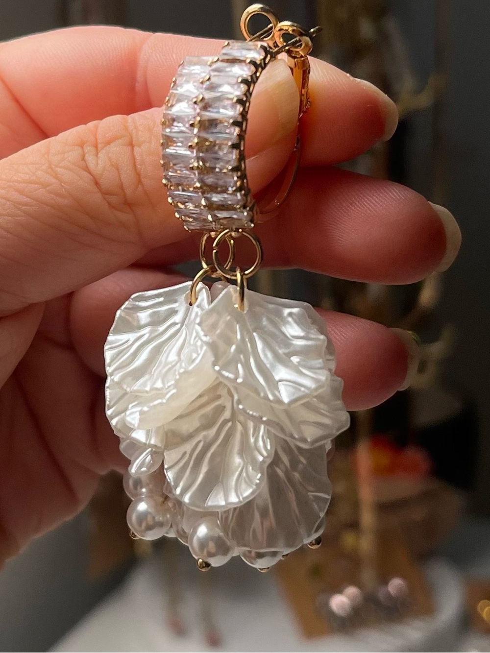 Crystal Hoop Shell Petal Faux Pearl Drop Earrings - Picture 3 of 3